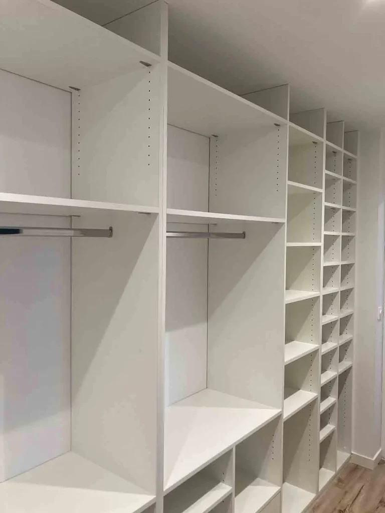 Pose ton Bois - Menuisier Agenceur Lorient Morbihan - Fabrication dressing sur-mesure