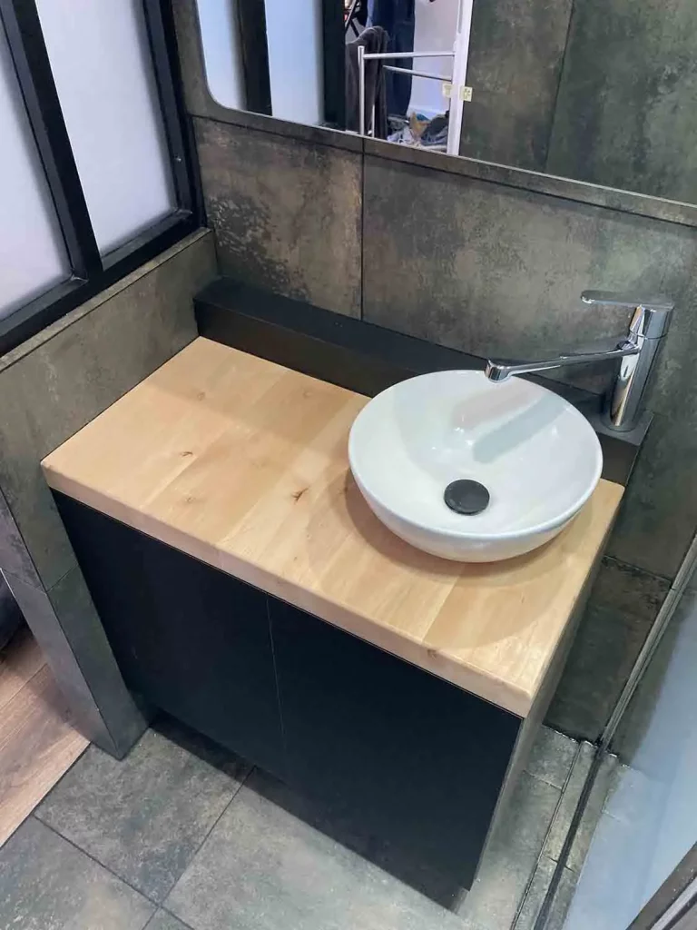 Pose ton Bois - Menuisier Agenceur Lorient Morbihan - Fabrication et pose de meuble de salle de bain sur-mesure